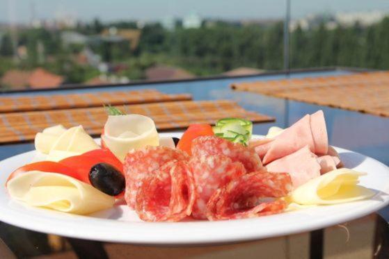 Pensiunea Puiu Afumati Ngoại thất bức ảnh